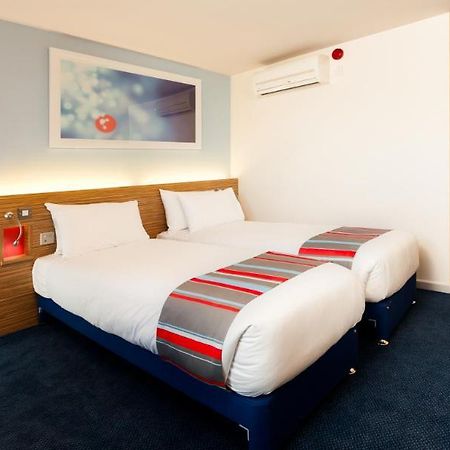 Travelodge Paignton Seafront Exterior photo
