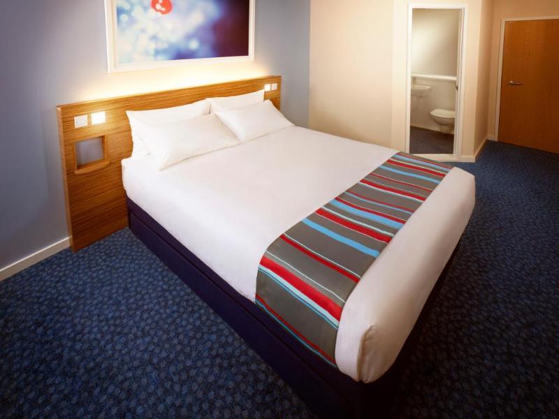 Travelodge Paignton Seafront Exterior photo