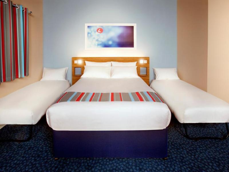 Travelodge Paignton Seafront Exterior photo