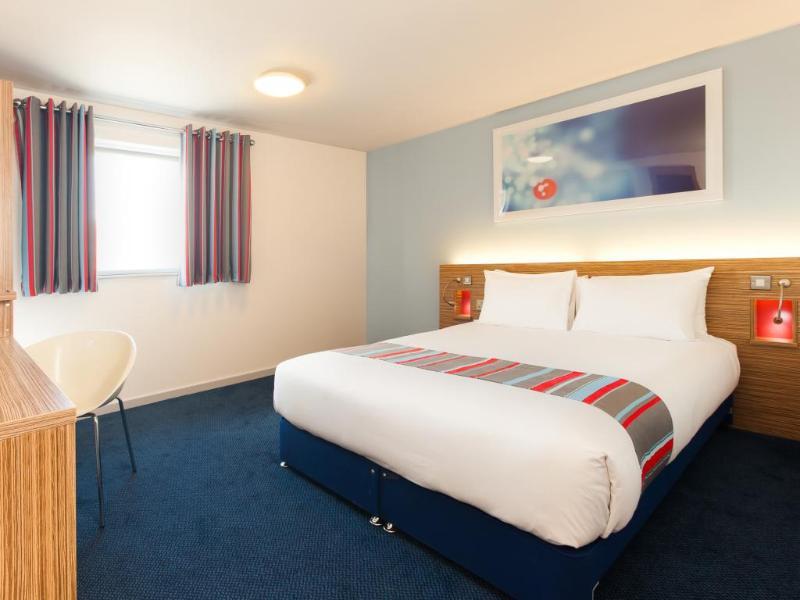 Travelodge Paignton Seafront Exterior photo